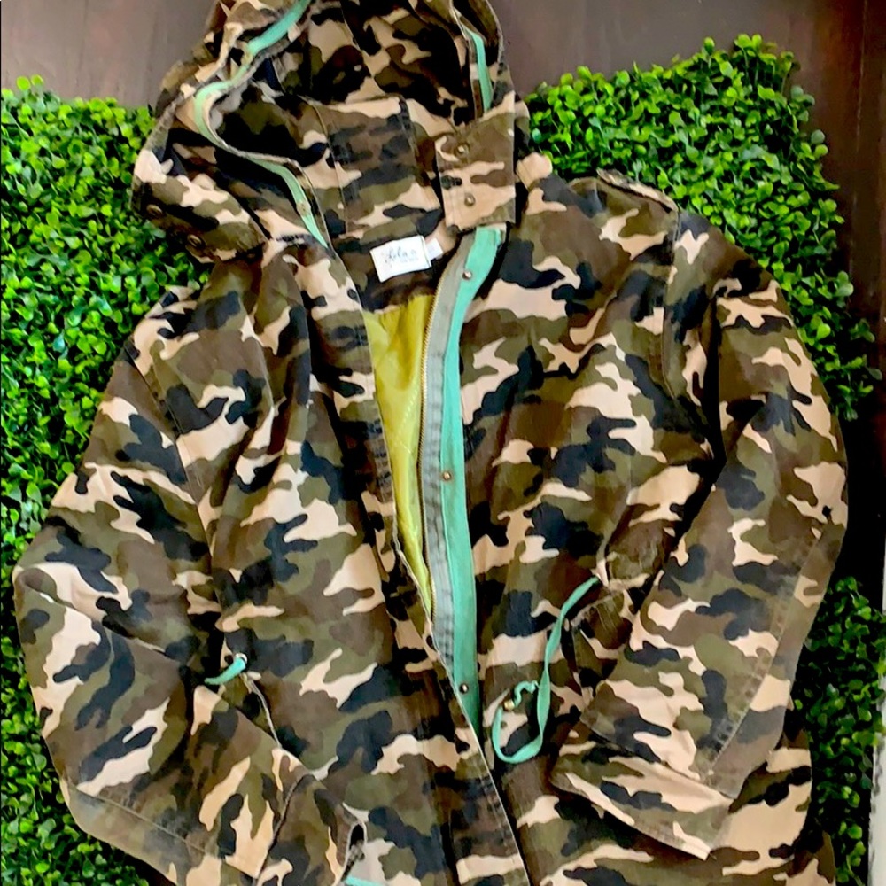 Lola + The Boys camo